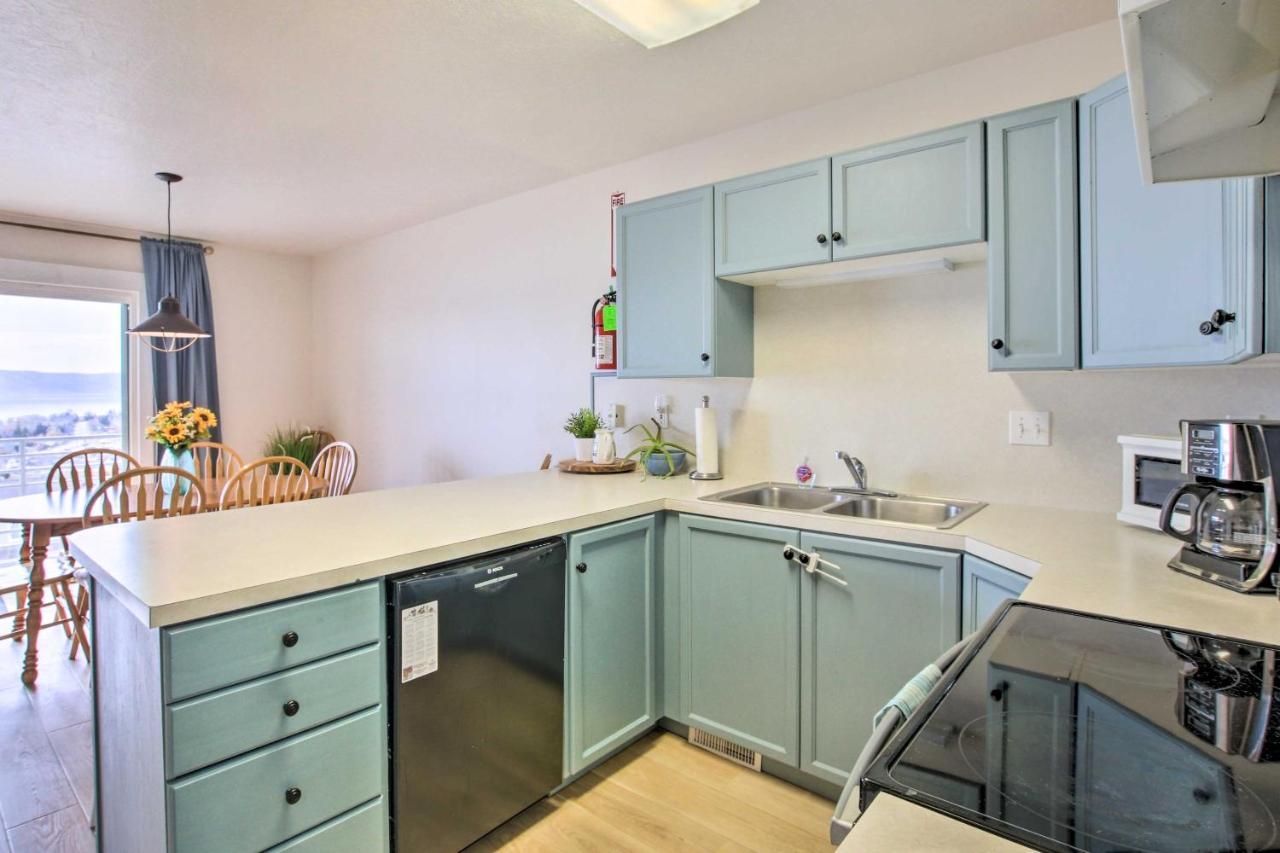 Spacious Garden City Townhome With Lake Views! Exterior foto