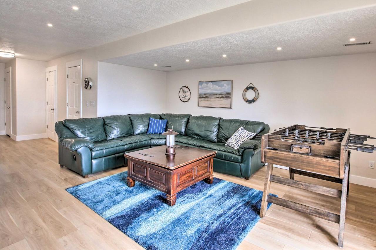 Spacious Garden City Townhome With Lake Views! Exterior foto