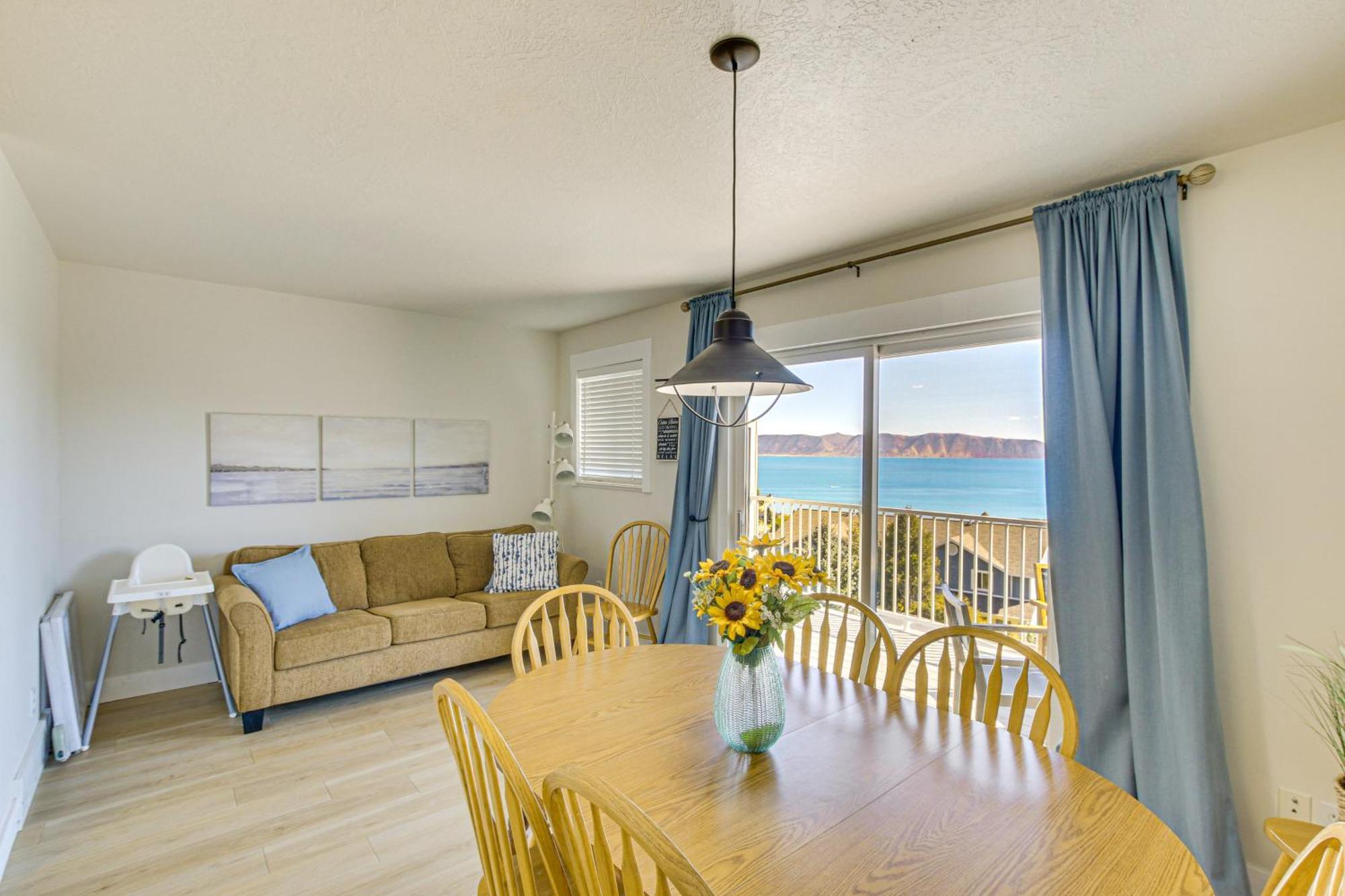 Spacious Garden City Townhome With Lake Views! Exterior foto