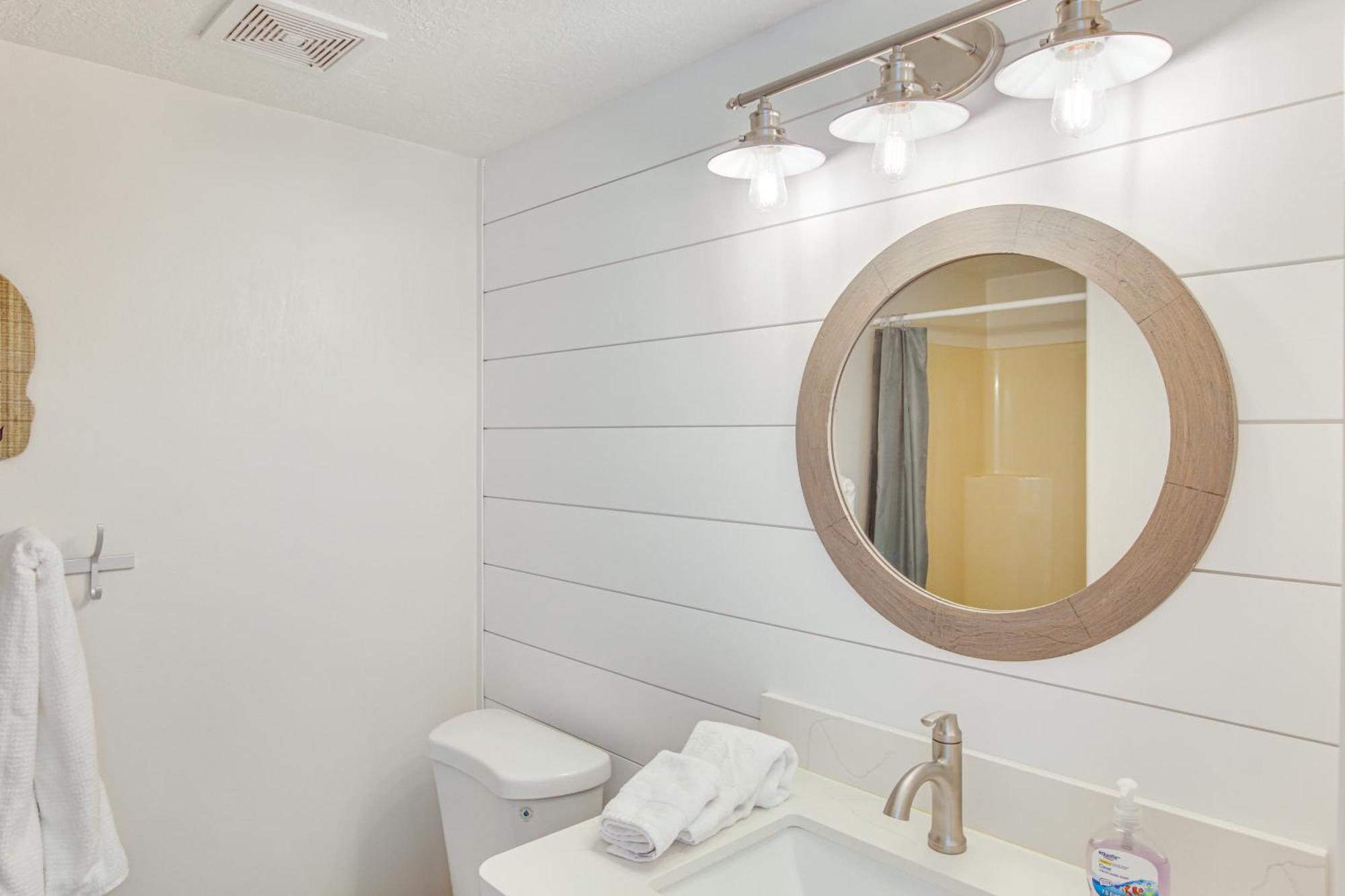 Spacious Garden City Townhome With Lake Views! Exterior foto